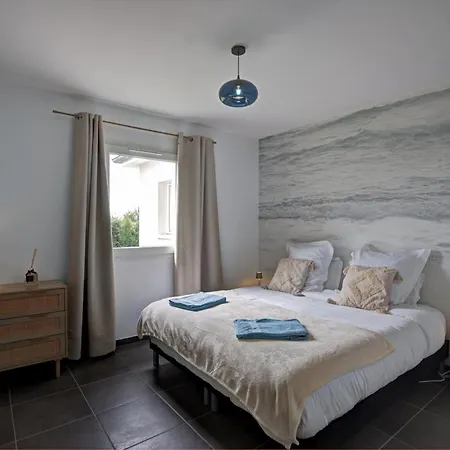 Spacieux 12 Pers A Saint-germain-laval - Confort Et Charme *