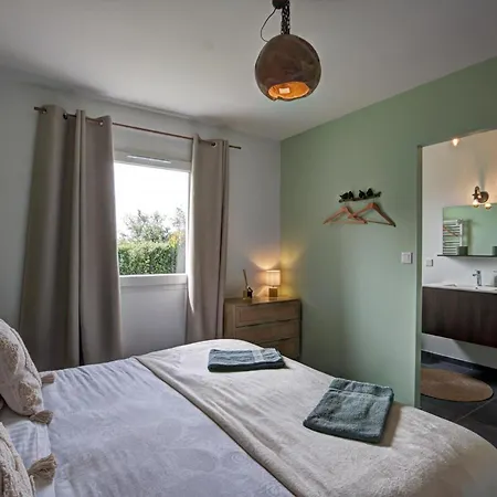 Spacieux 12 Pers A Saint-germain-laval - Confort Et Charme *